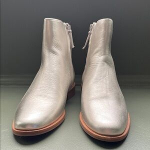 The Tiny Big Sister Metallic Boots sz 9 US LIKE NEW
